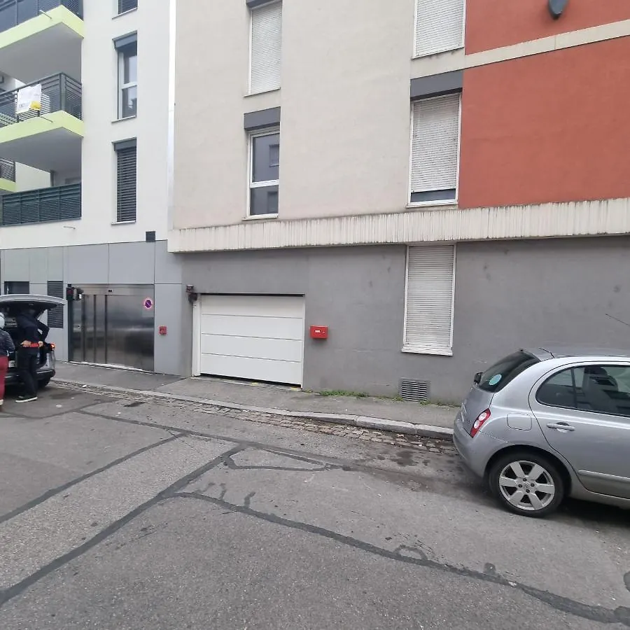 Lyon Montchat Villeurbanne Studio Refait A Neuf Climatisation Et Parking Prive 0*,  프랑스