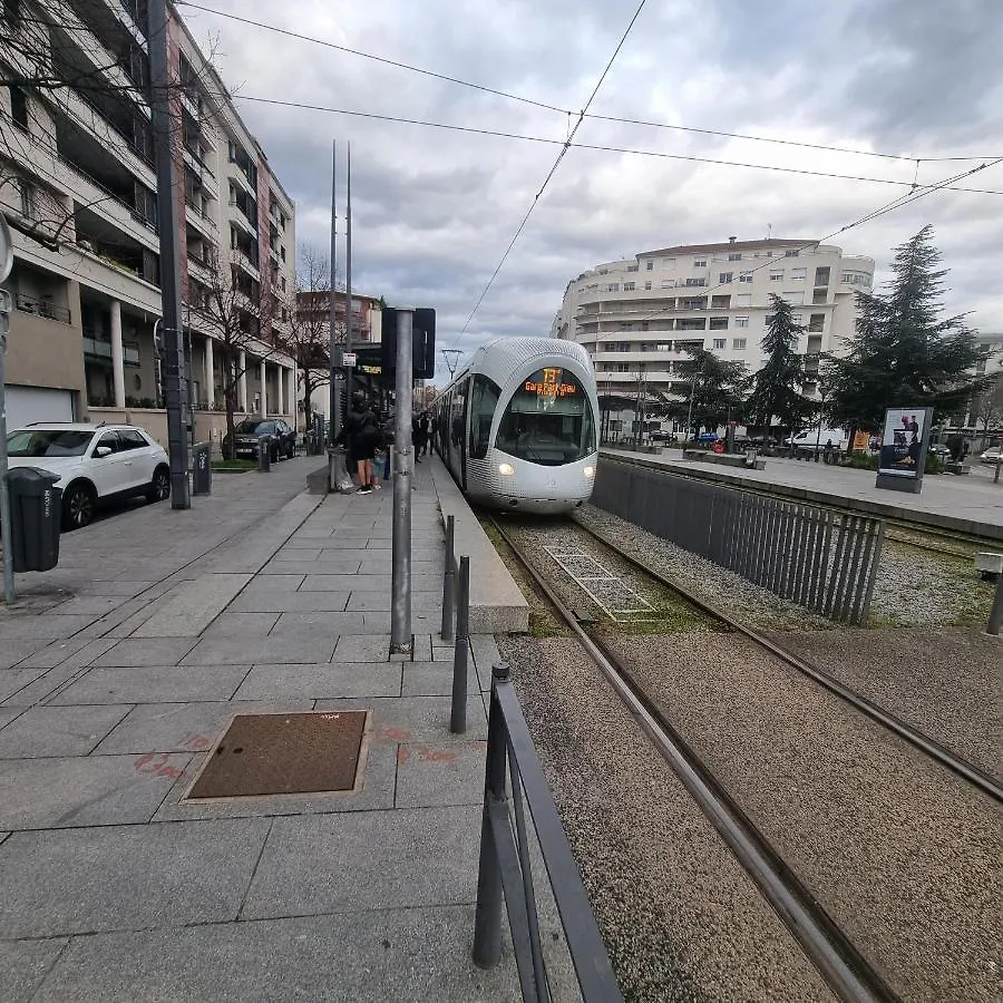 Lyon Montchat Villeurbanne Studio Refait A Neuf Climatise Et Parking Prive 0*,